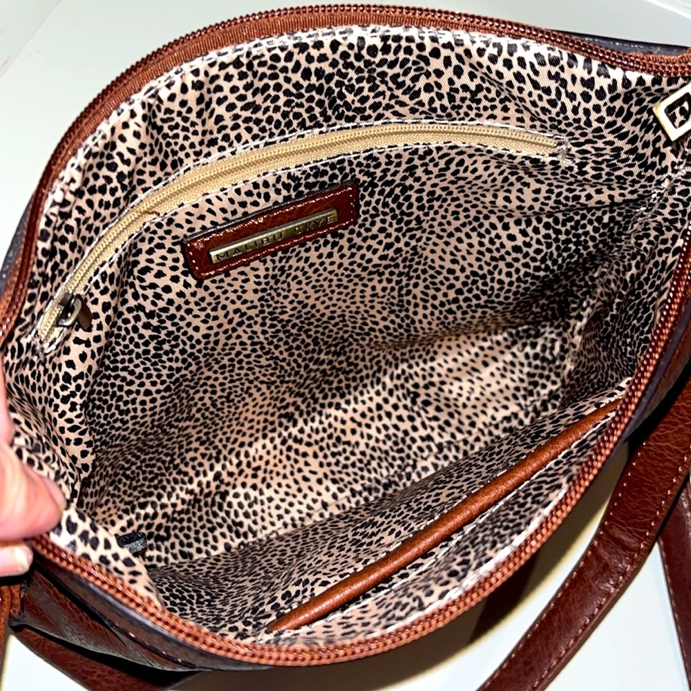 NWOT- Brown Leather Crossbody - classic and simple! - Picture 3 of 10